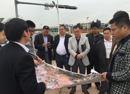 北京軍企投資考察團在安寧工業園區考察
