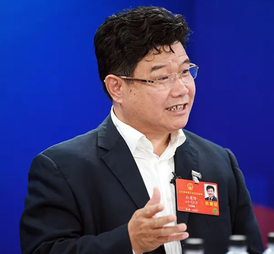 孫建博代表：將森林康養納入國家戰略和規劃實施范圍