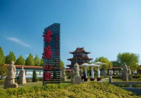 內蒙古一大批各具特色的旅游小城鎮正在如火如荼的發展中