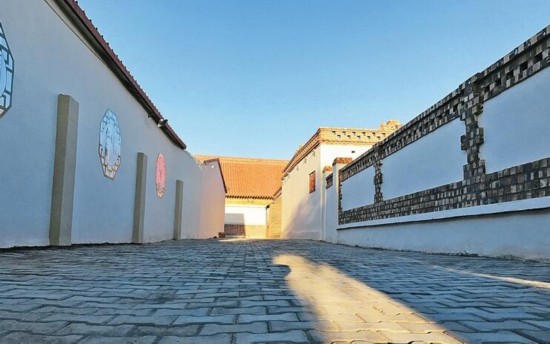 內蒙古一大批各具特色的旅游小城鎮正在如火如荼的發展中
