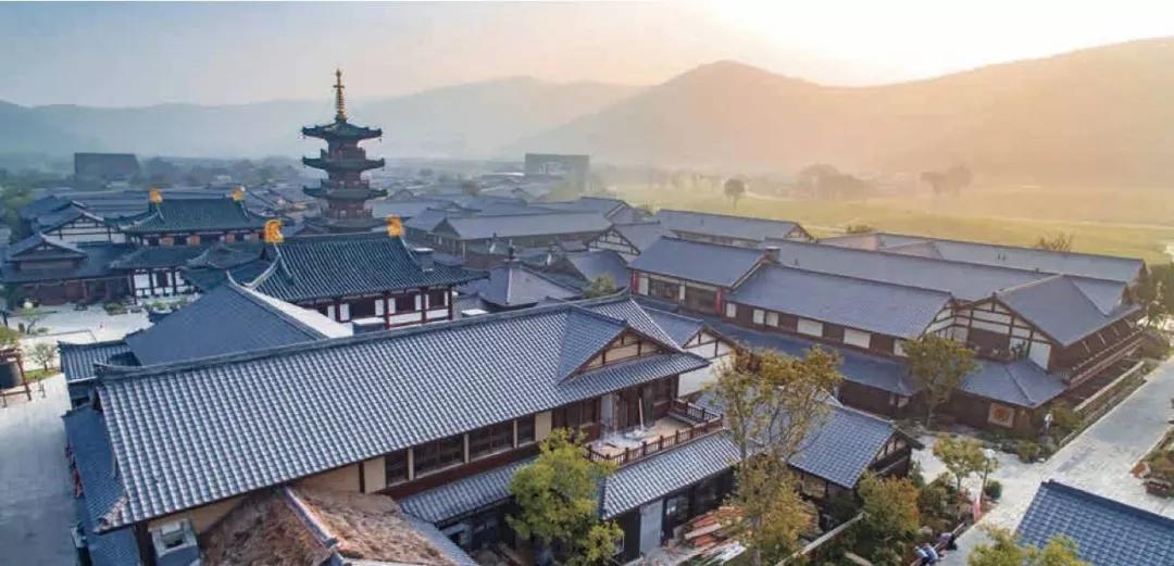 如何從“特色小鎮(zhèn)就是搞旅游”中跳出來？