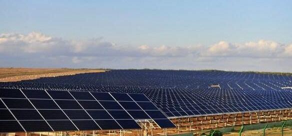 寧夏已形成8個大規模風電光伏產業集群，建成全國首個新能源綜合示范區