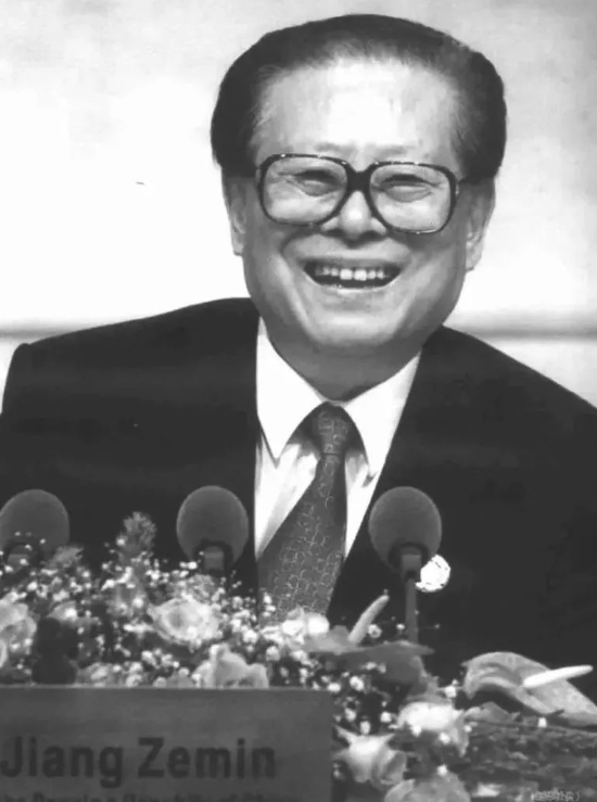 20年前,江澤民主席提出推動(dòng)新經(jīng)濟(jì)發(fā)展的“四個(gè)更新”! 20年前,江澤民主席提出推動(dòng)新經(jīng)濟(jì)發(fā)展的“四個(gè)更新”!