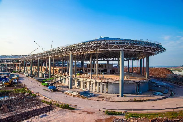 江北國際機(jī)場T3B航站樓項(xiàng)目建設(shè)現(xiàn)場 江北國際機(jī)場T3B航站樓項(xiàng)目建設(shè)現(xiàn)場