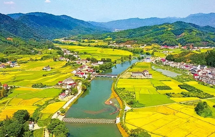 中國(guó)式現(xiàn)代化進(jìn)程中數(shù)智化賦能鄉(xiāng)村振興的路徑 中國(guó)式現(xiàn)代化進(jìn)程中數(shù)智化賦能鄉(xiāng)村振興的路徑